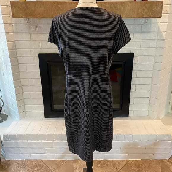 Duluth Trading Co Activewear Dress - Picture 3 of 7